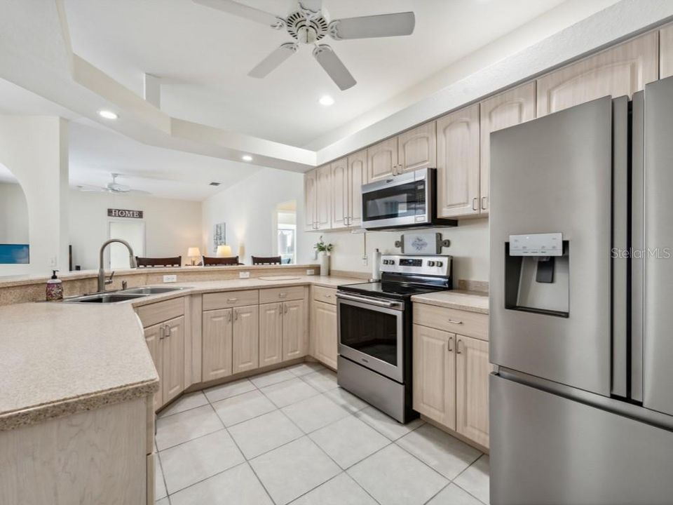 For Sale: $649,000 (4 beds, 3 baths, 2474 Square Feet)