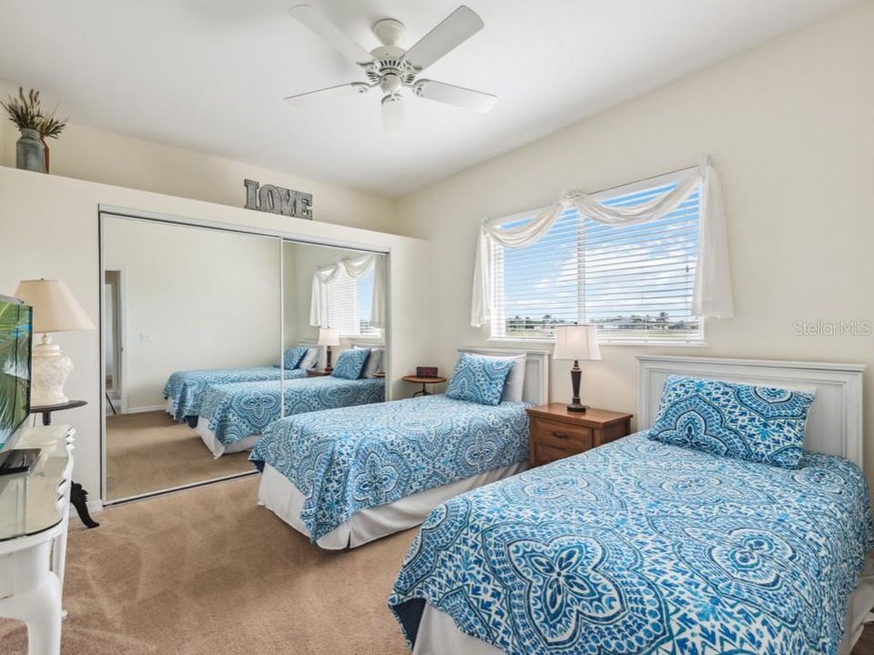 For Sale: $649,000 (4 beds, 3 baths, 2474 Square Feet)