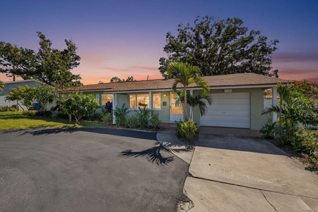 Recently Sold: $380,000 (3 beds, 2 baths, 1226 Square Feet)