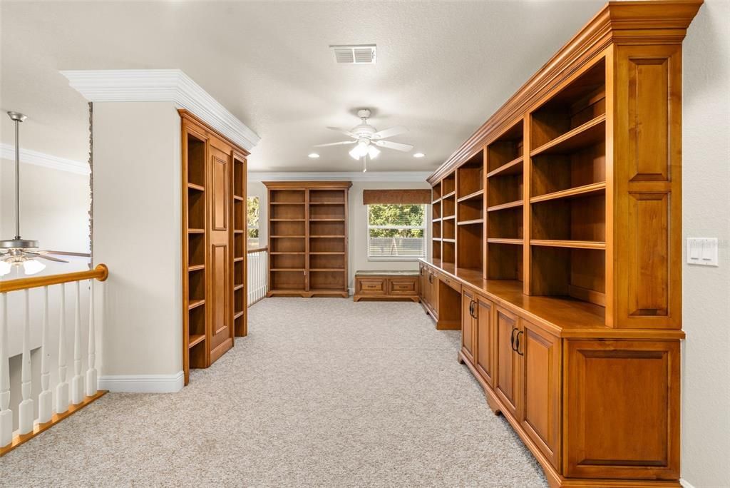 En Venta: $707,500 (4 camas, 2 baños, 3371 Pies cuadrados)