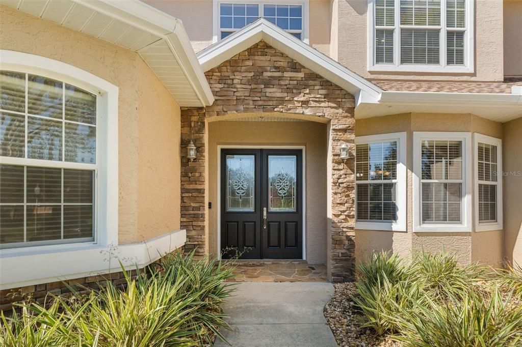 En Venta: $707,500 (4 camas, 2 baños, 3371 Pies cuadrados)