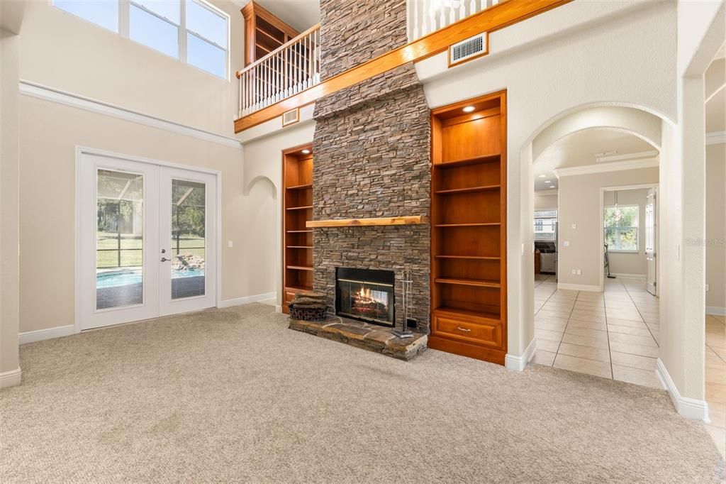 En Venta: $707,500 (4 camas, 2 baños, 3371 Pies cuadrados)