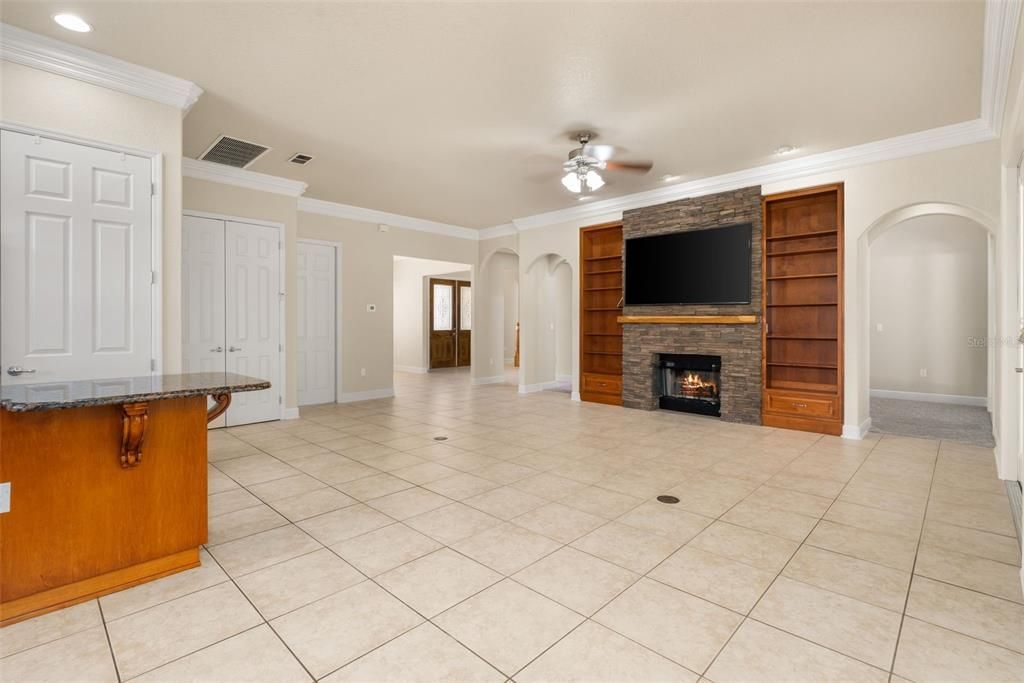 En Venta: $707,500 (4 camas, 2 baños, 3371 Pies cuadrados)