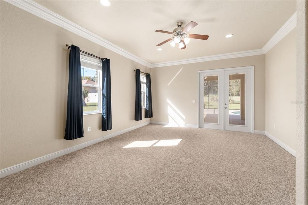 En Venta: $707,500 (4 camas, 2 baños, 3371 Pies cuadrados)