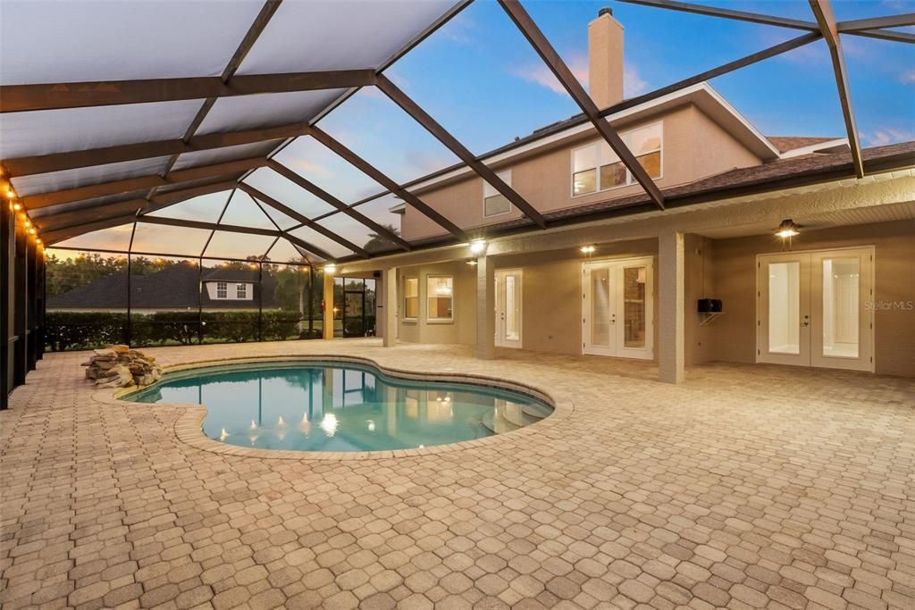 En Venta: $707,500 (4 camas, 2 baños, 3371 Pies cuadrados)