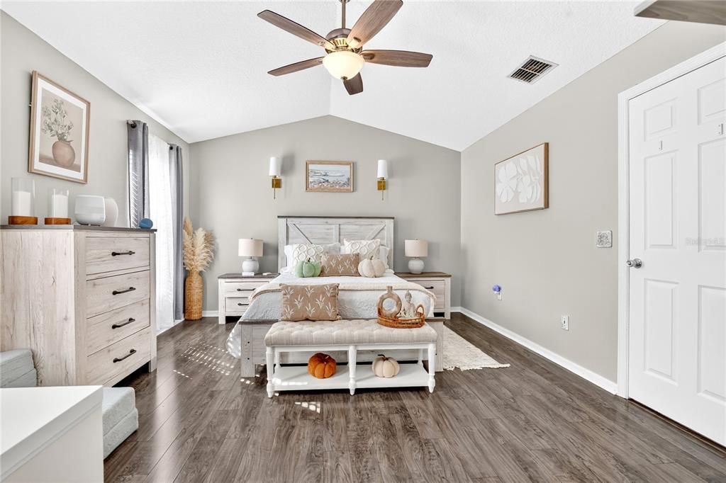 For Sale: $469,000 (4 beds, 2 baths, 1805 Square Feet)