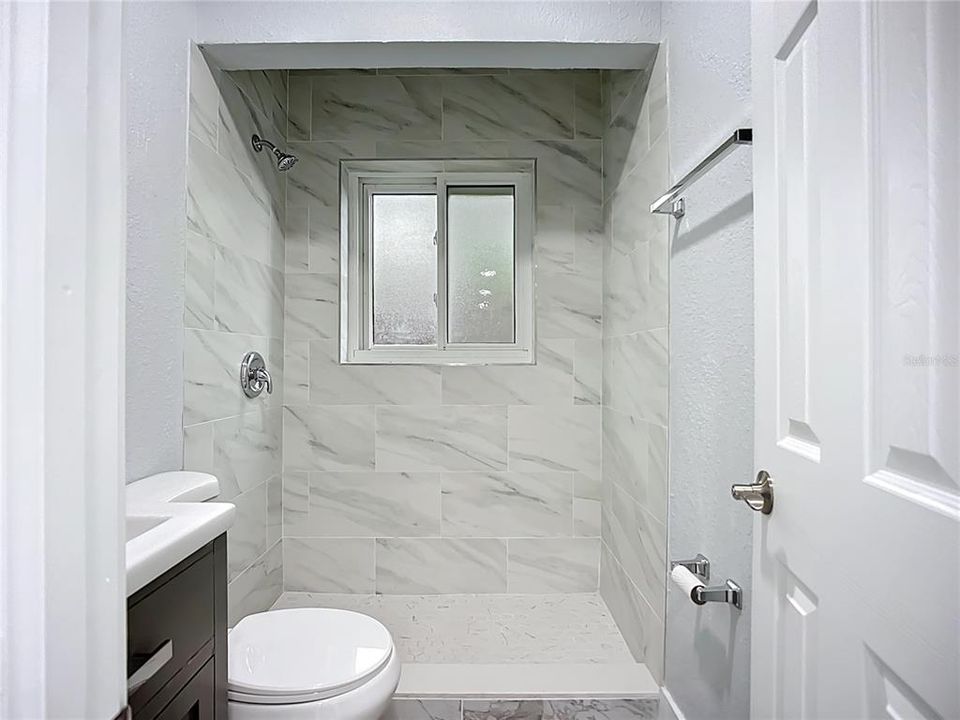 Под контрактом: $410,000 (3 спален, 0 ванн, 1410 Квадратных фут)