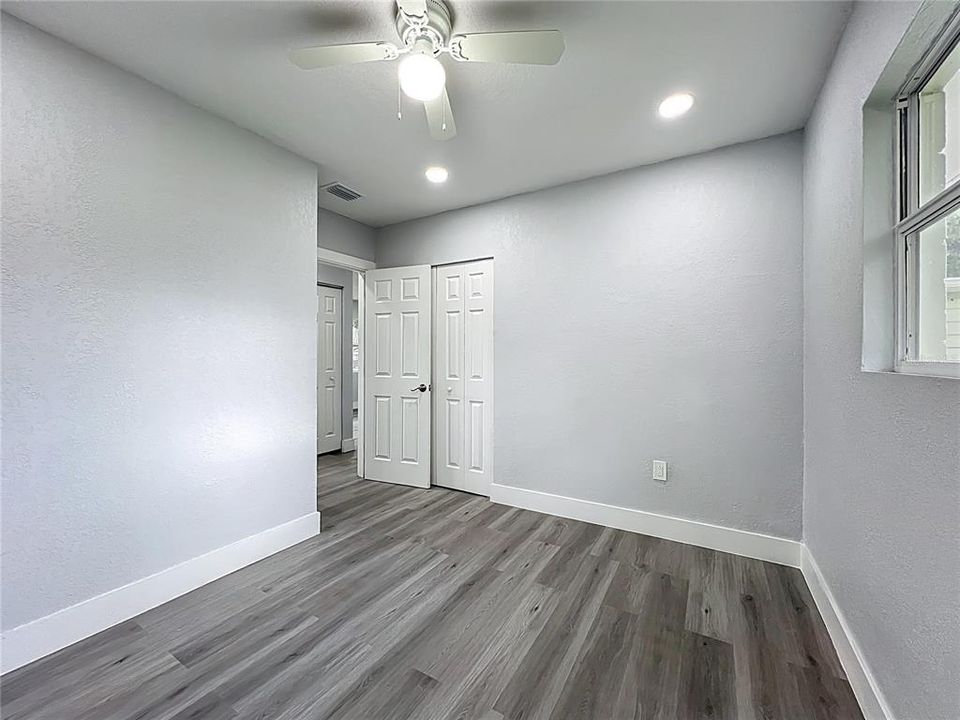 Под контрактом: $410,000 (3 спален, 0 ванн, 1410 Квадратных фут)