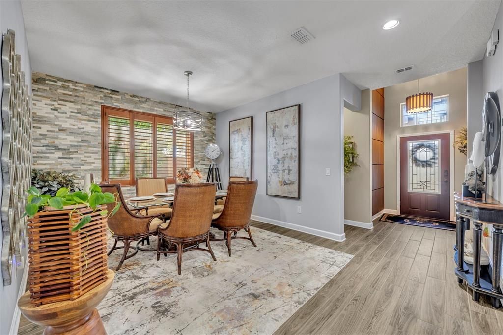 Под контрактом: $535,000 (4 спален, 3 ванн, 2287 Квадратных фут)