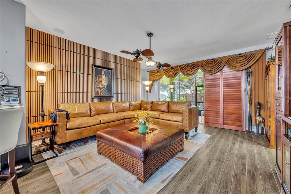 Под контрактом: $535,000 (4 спален, 3 ванн, 2287 Квадратных фут)