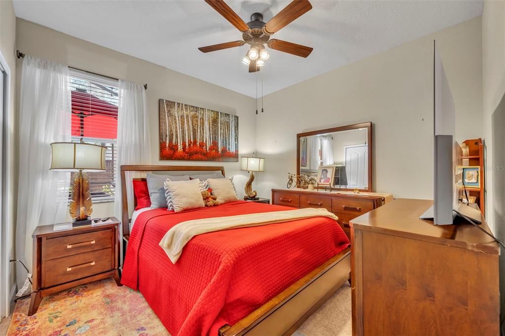 Под контрактом: $535,000 (4 спален, 3 ванн, 2287 Квадратных фут)