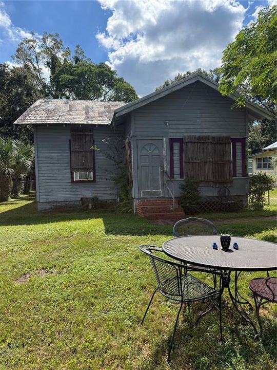 For Rent: $2,500 (2 beds, 1 baths, 1032 Square Feet)