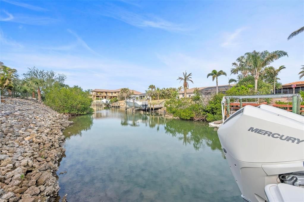 Active With Contract: $2,550,000 (3 beds, 3 baths, 3640 Square Feet)