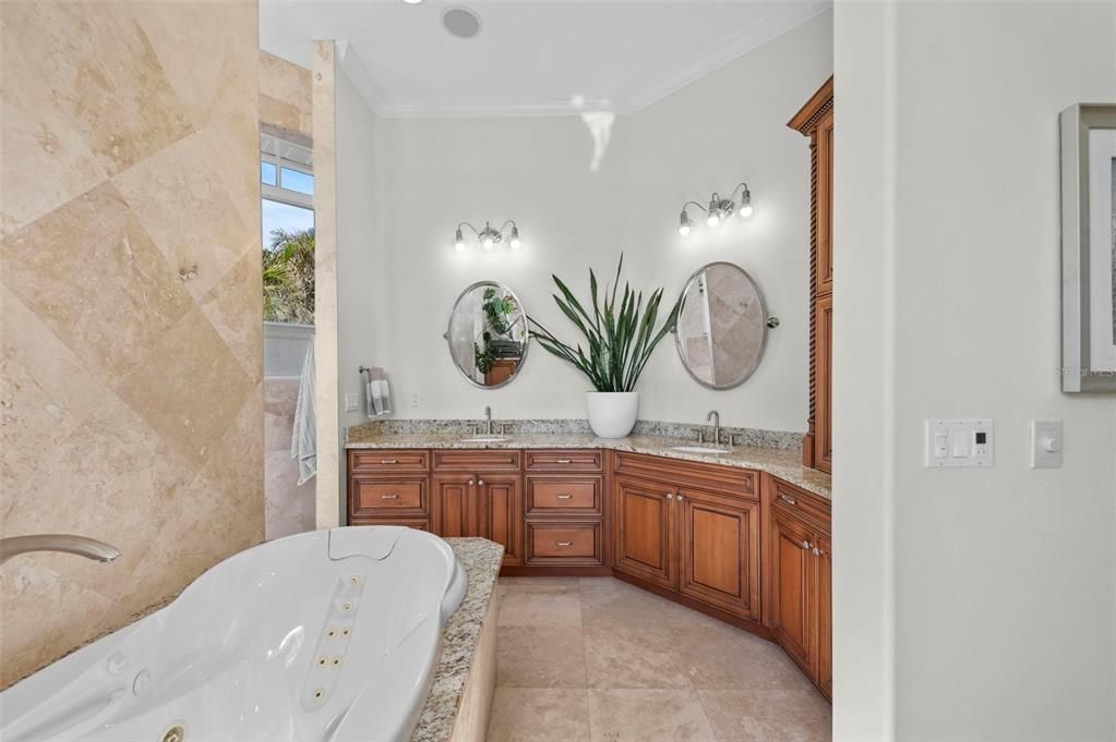 Active With Contract: $2,550,000 (3 beds, 3 baths, 3640 Square Feet)