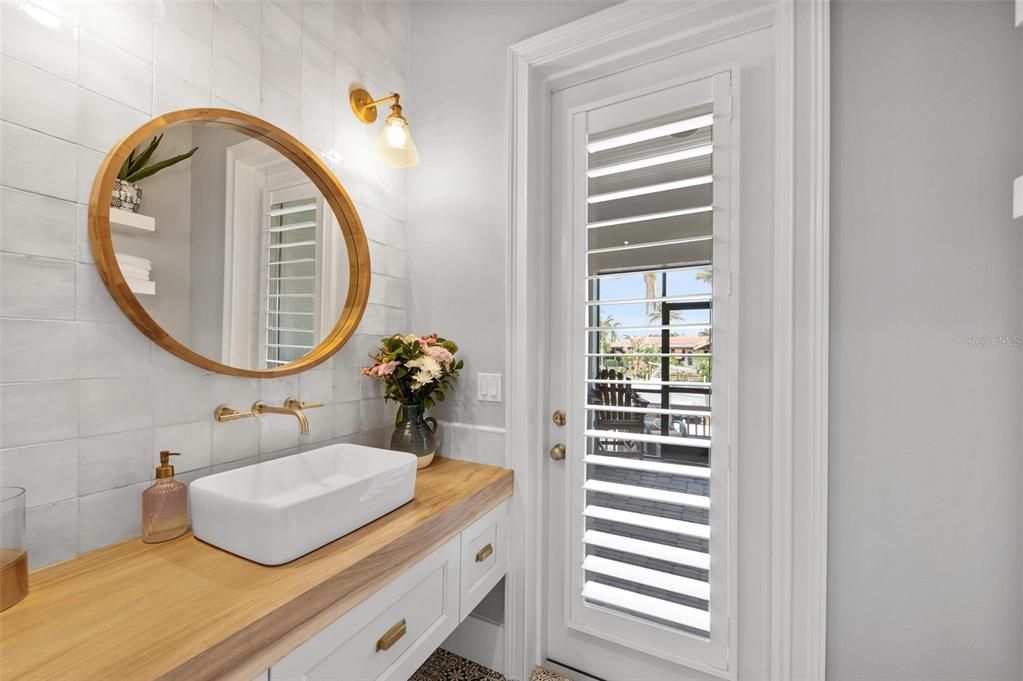 Active With Contract: $2,550,000 (3 beds, 3 baths, 3640 Square Feet)