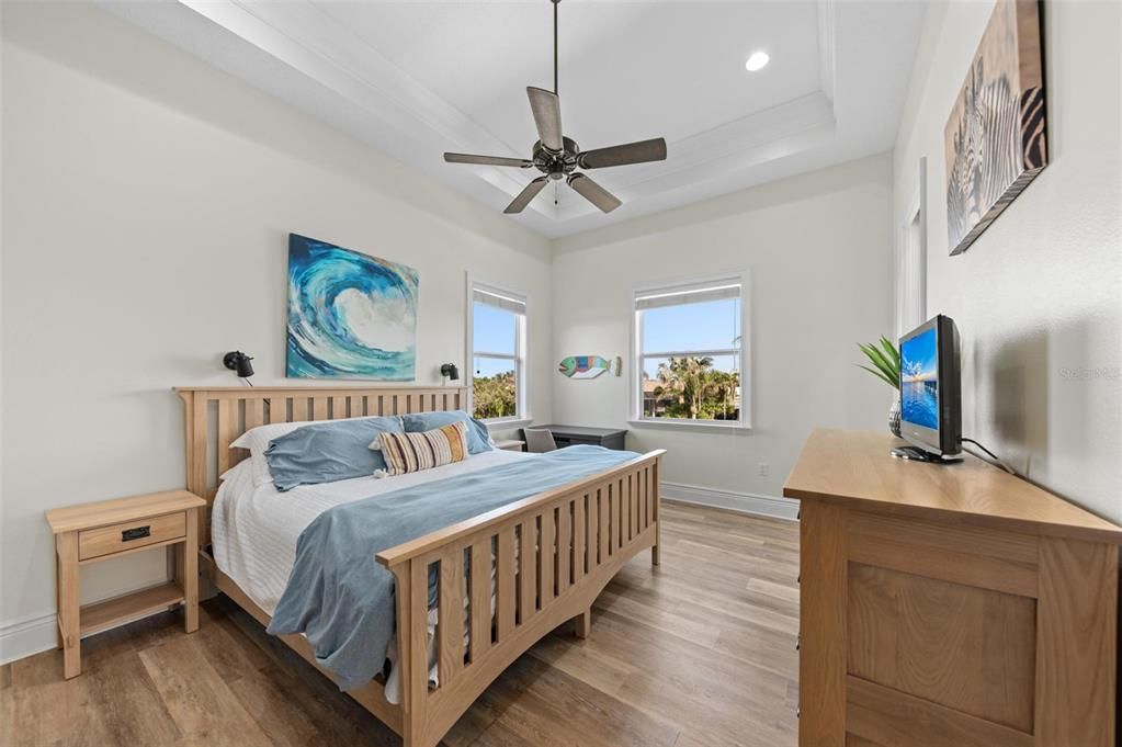 Active With Contract: $2,550,000 (3 beds, 3 baths, 3640 Square Feet)