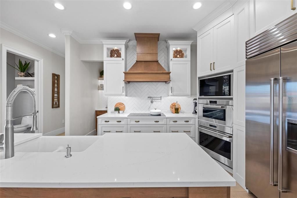 Active With Contract: $2,550,000 (3 beds, 3 baths, 3640 Square Feet)