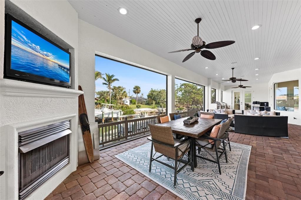 Active With Contract: $2,550,000 (3 beds, 3 baths, 3640 Square Feet)