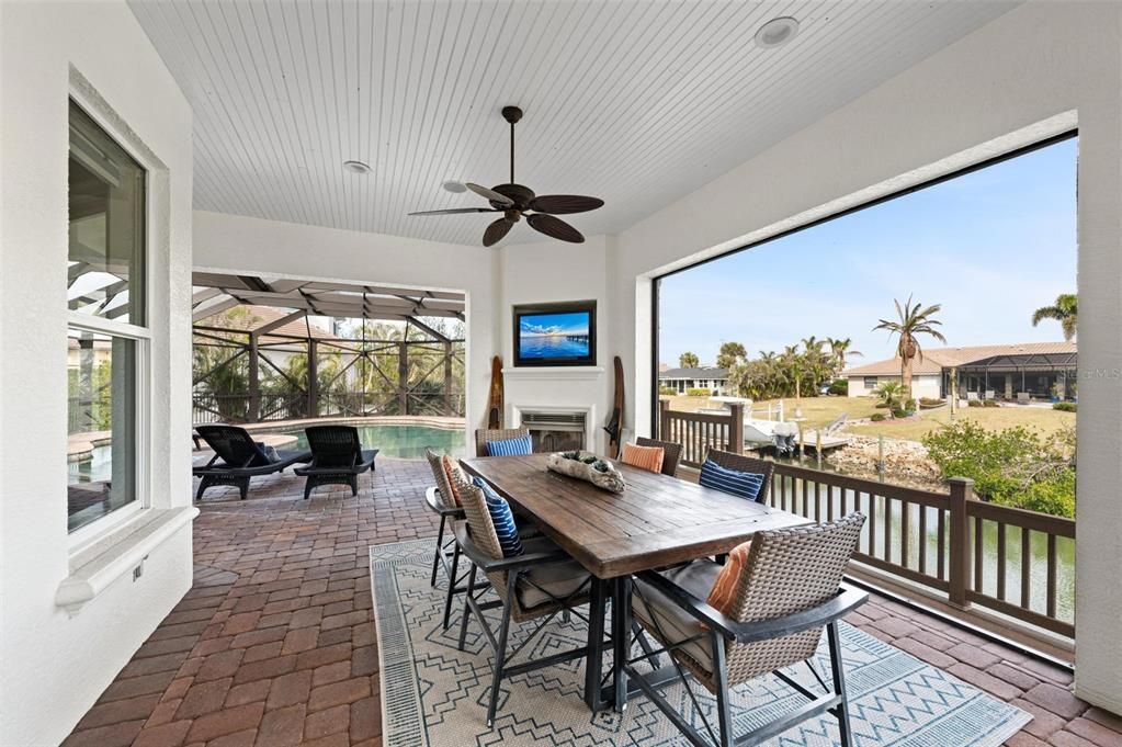 Active With Contract: $2,550,000 (3 beds, 3 baths, 3640 Square Feet)