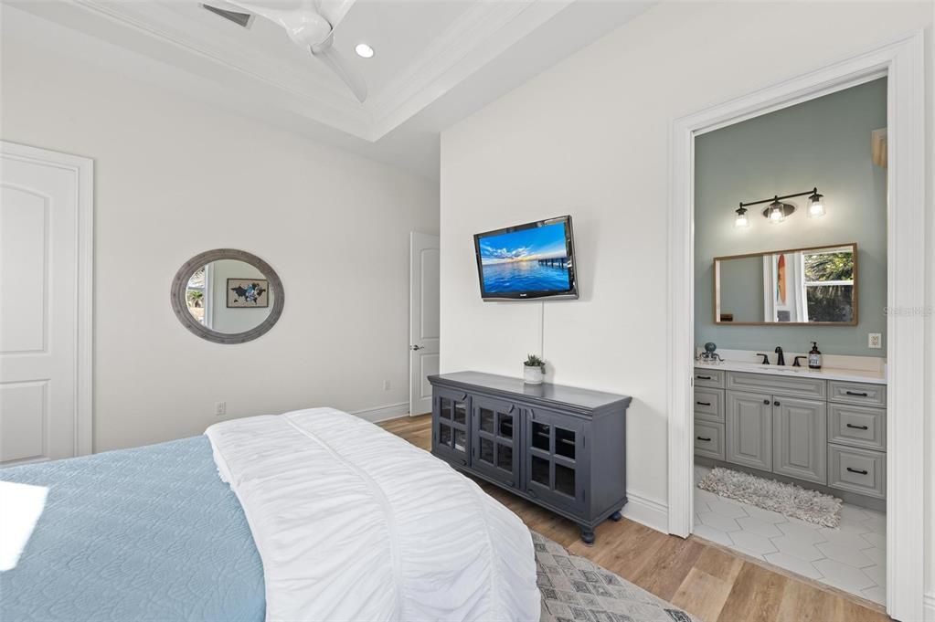 Active With Contract: $2,550,000 (3 beds, 3 baths, 3640 Square Feet)