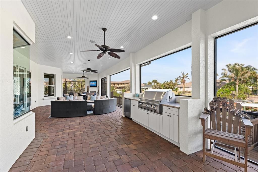 Active With Contract: $2,550,000 (3 beds, 3 baths, 3640 Square Feet)