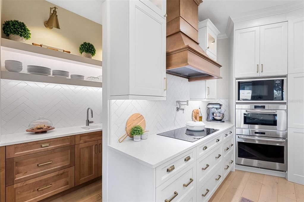 Active With Contract: $2,550,000 (3 beds, 3 baths, 3640 Square Feet)