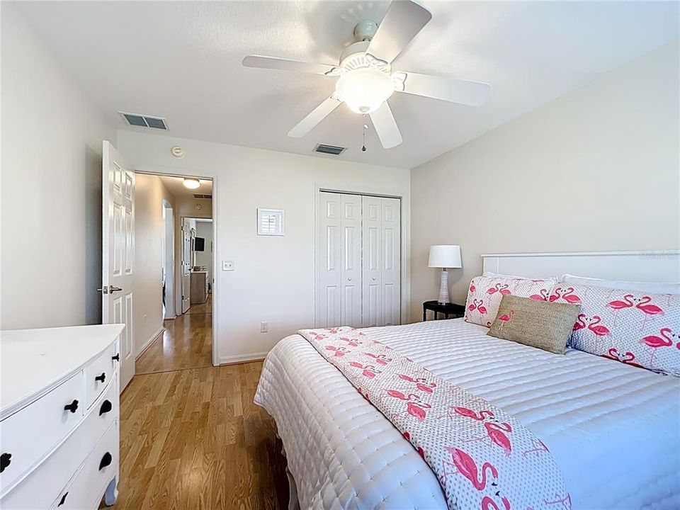 合同活跃: $339,000 (3 贝兹, 2 浴室, 1392 平方英尺)