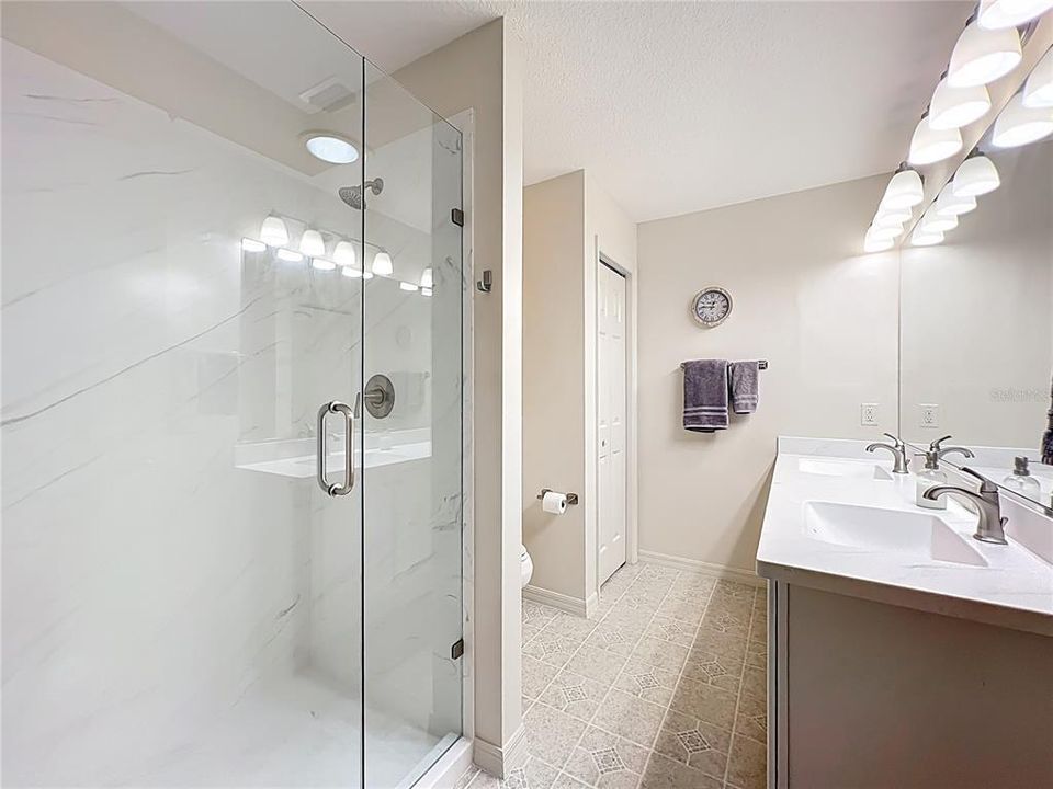 合同活跃: $339,000 (3 贝兹, 2 浴室, 1392 平方英尺)