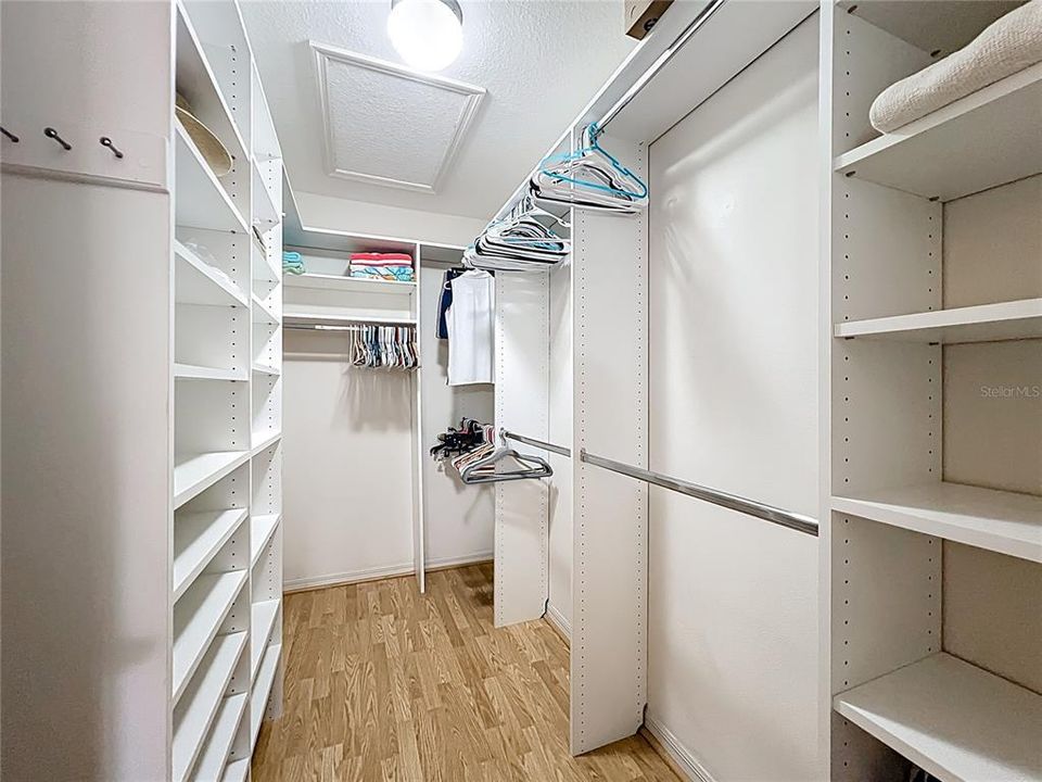 合同活跃: $339,000 (3 贝兹, 2 浴室, 1392 平方英尺)