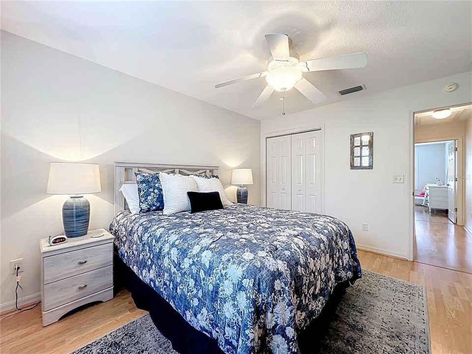 合同活跃: $339,000 (3 贝兹, 2 浴室, 1392 平方英尺)