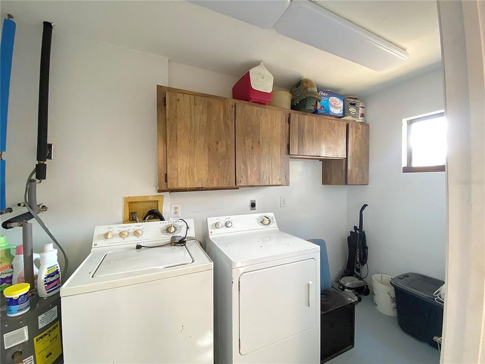Active With Contract: $169,900 (2 beds, 2 baths, 992 Square Feet)