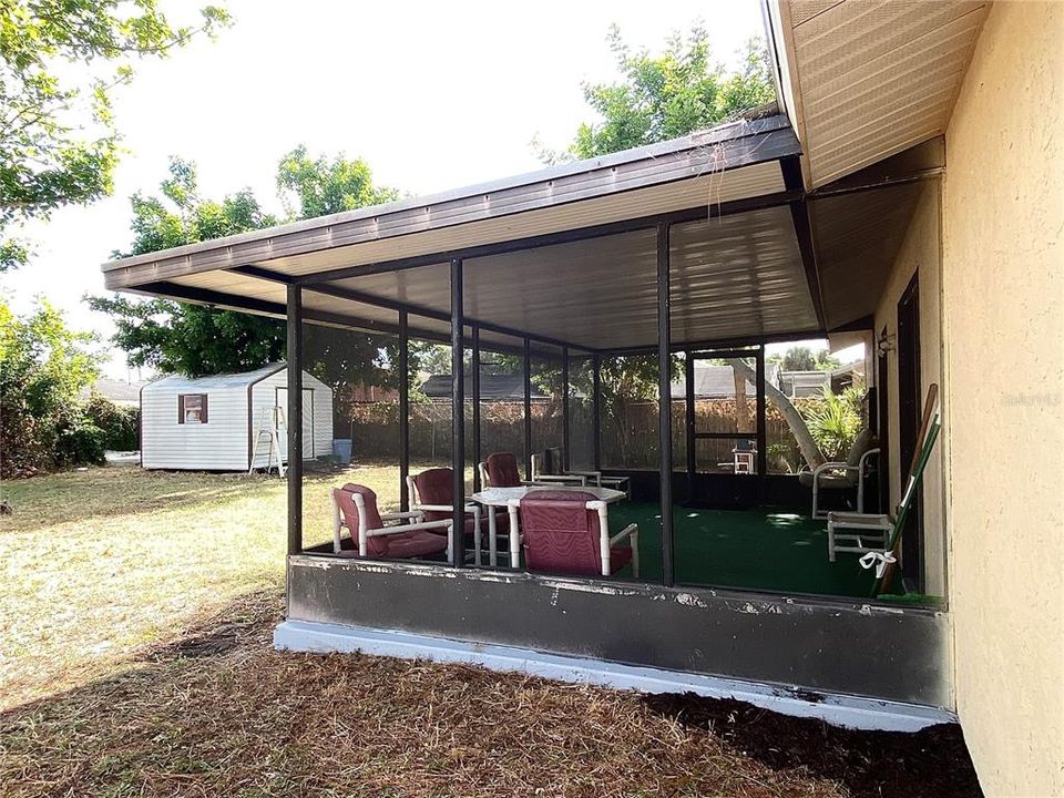 Active With Contract: $169,900 (2 beds, 2 baths, 992 Square Feet)