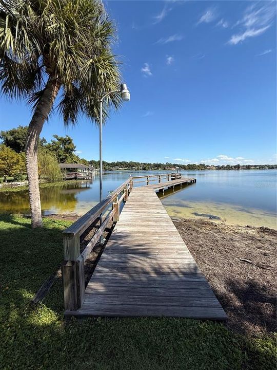 На продажу: $399,000 (0.48 acres)