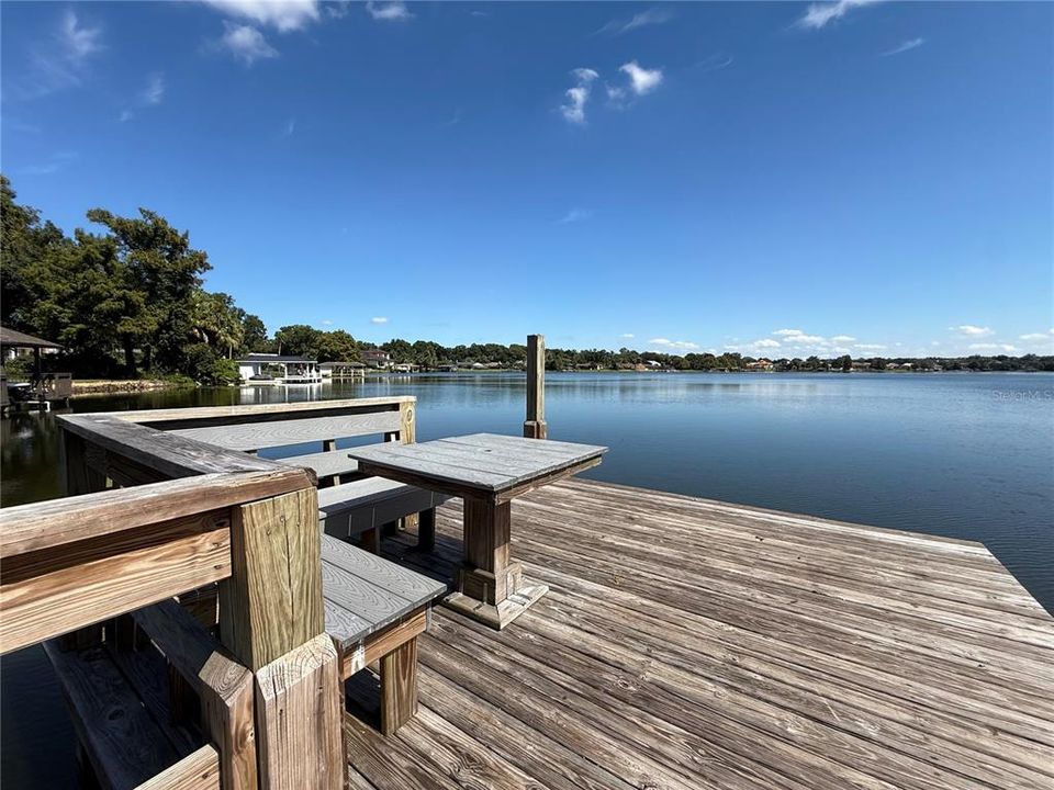 На продажу: $399,000 (0.48 acres)