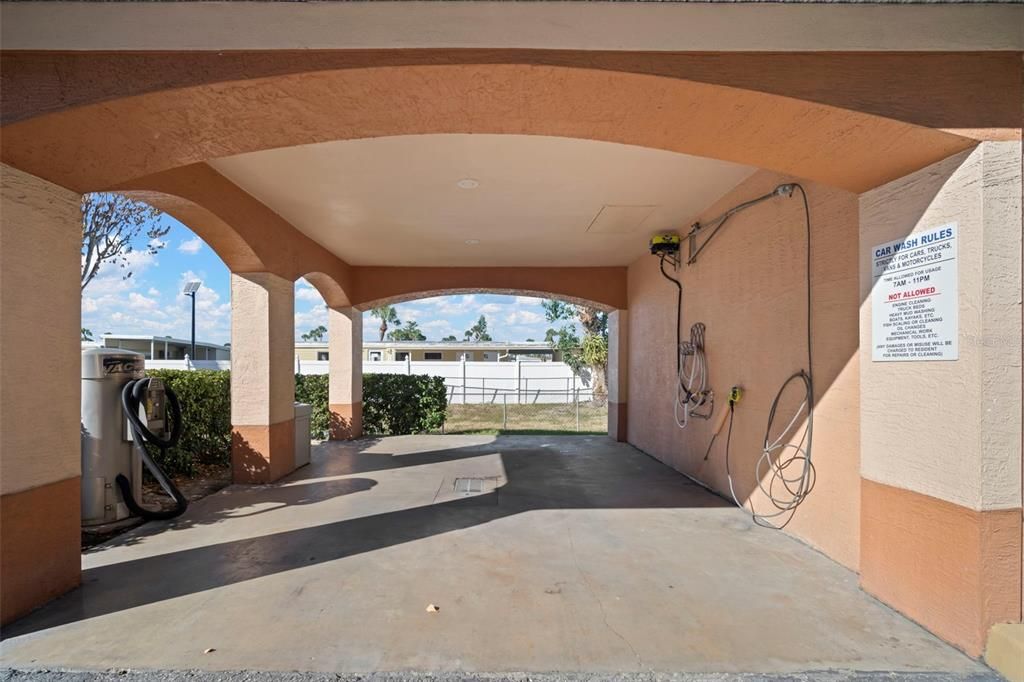 For Sale: $239,900 (1 beds, 1 baths, 780 Square Feet)