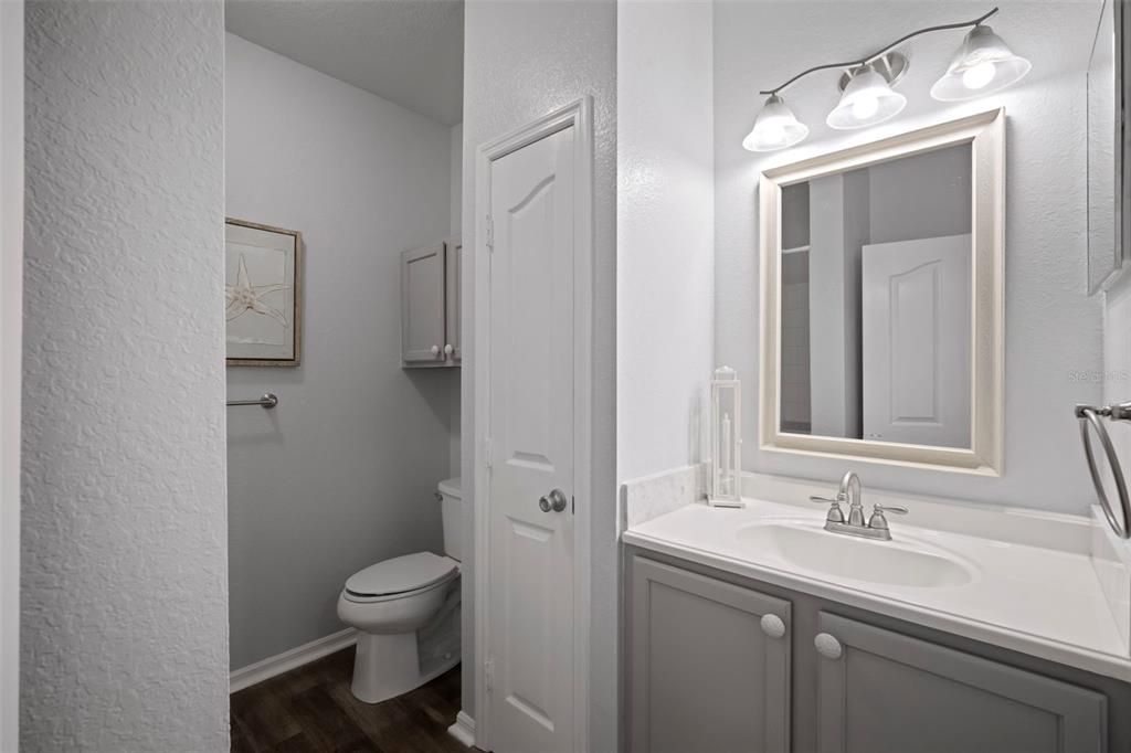 For Sale: $239,900 (1 beds, 1 baths, 780 Square Feet)