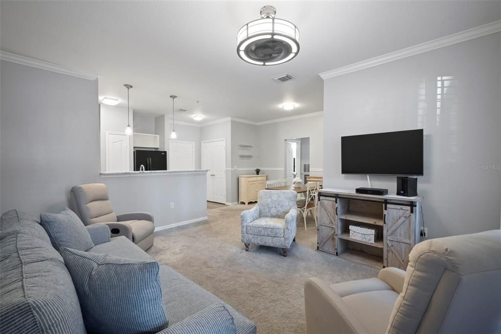 For Sale: $239,900 (1 beds, 1 baths, 780 Square Feet)