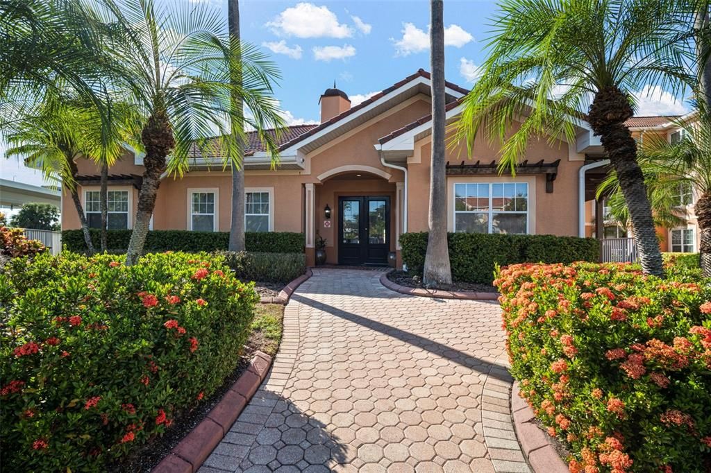 For Sale: $239,900 (1 beds, 1 baths, 780 Square Feet)