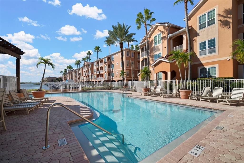 For Sale: $239,900 (1 beds, 1 baths, 780 Square Feet)