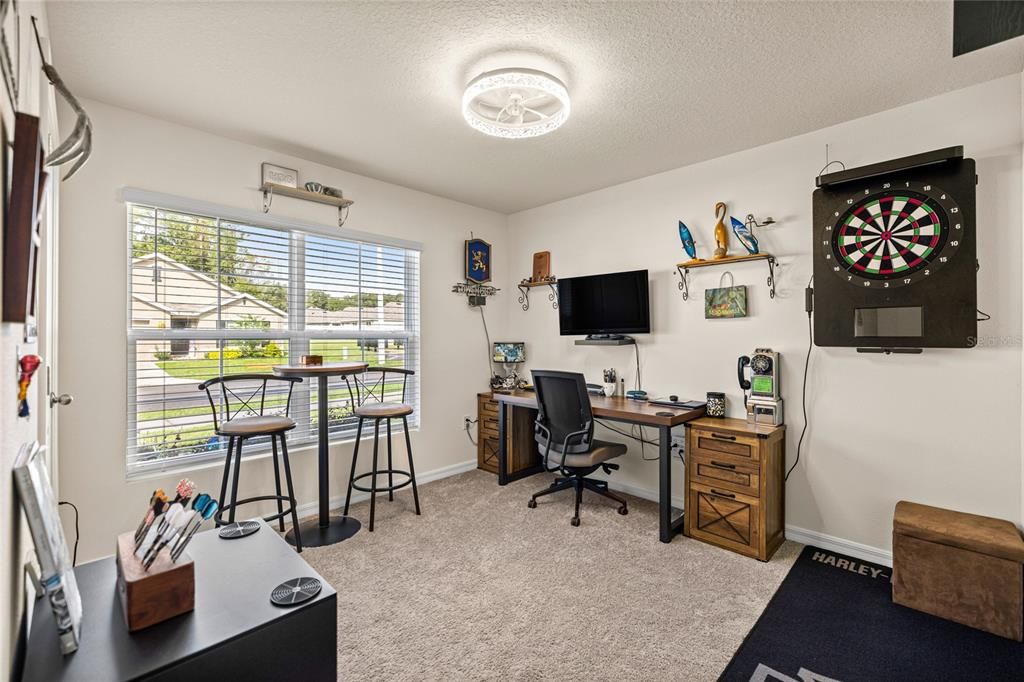 待售: $305,000 (4 贝兹, 2 浴室, 1827 平方英尺)