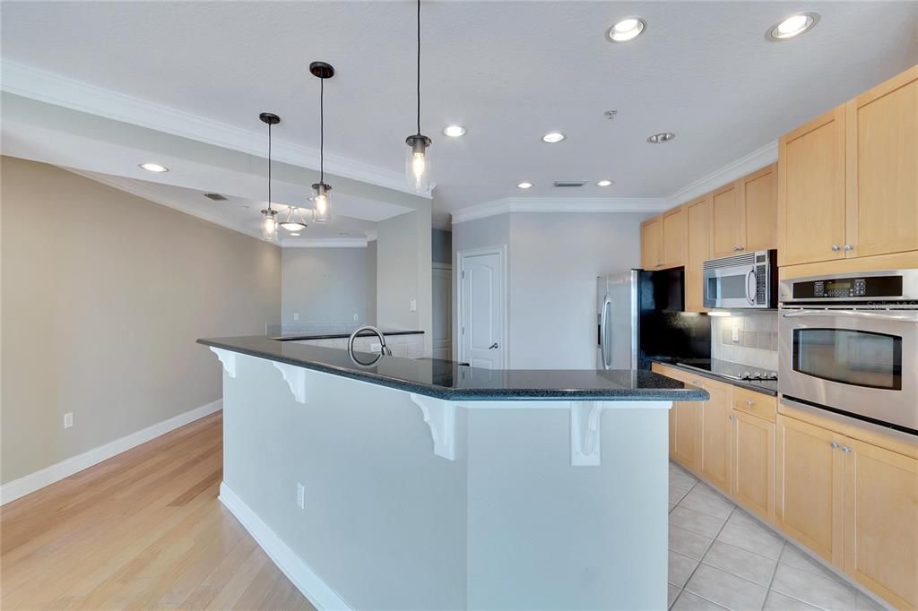 В аренду: $3,400 (3 спален, 3 ванн, 2488 Квадратных фут)