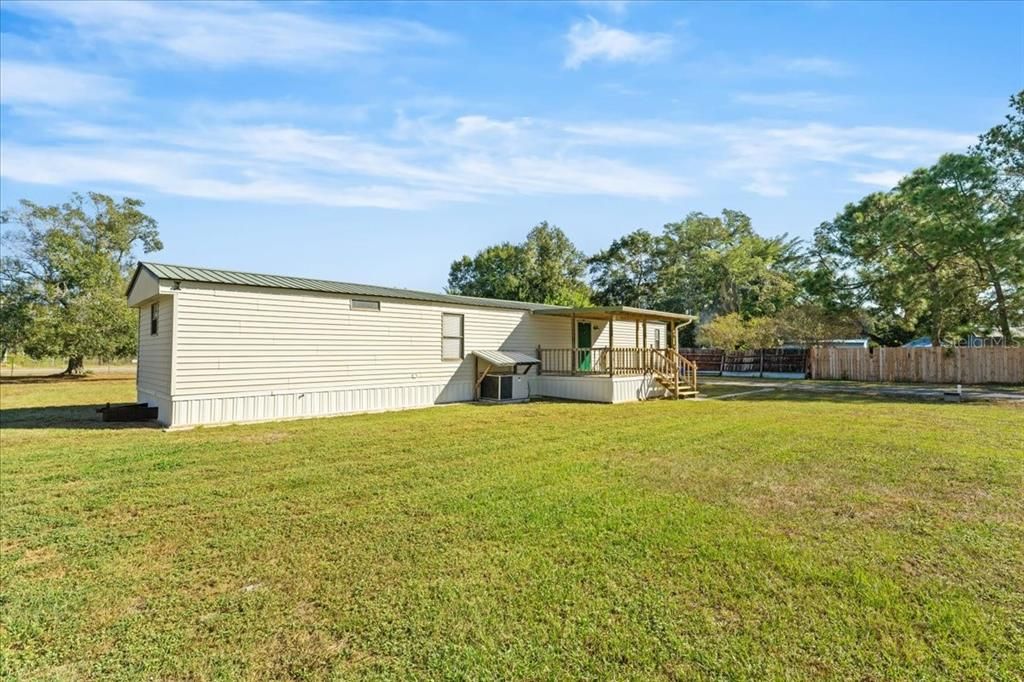 For Sale: $339,900 (2 beds, 2 baths, 924 Square Feet)