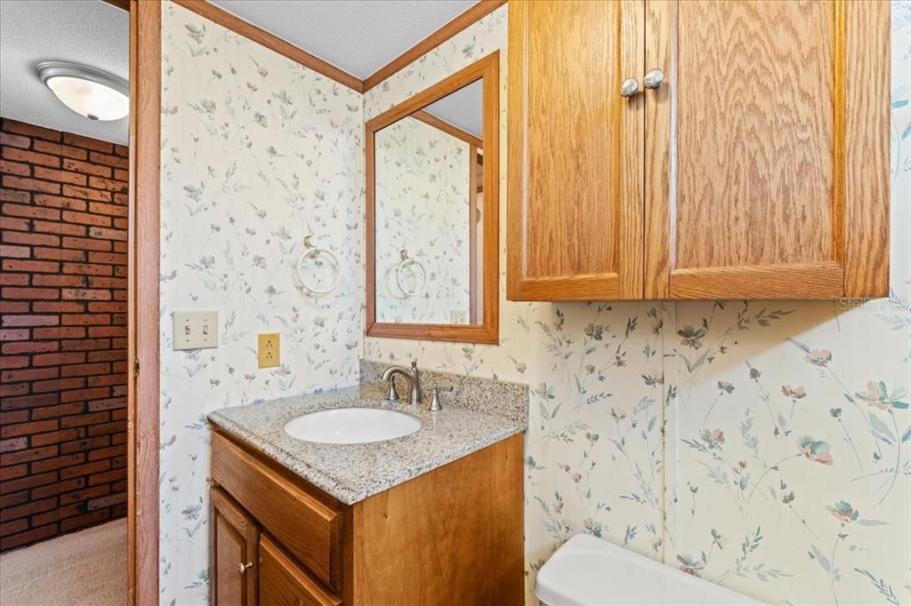 For Sale: $339,900 (2 beds, 2 baths, 924 Square Feet)