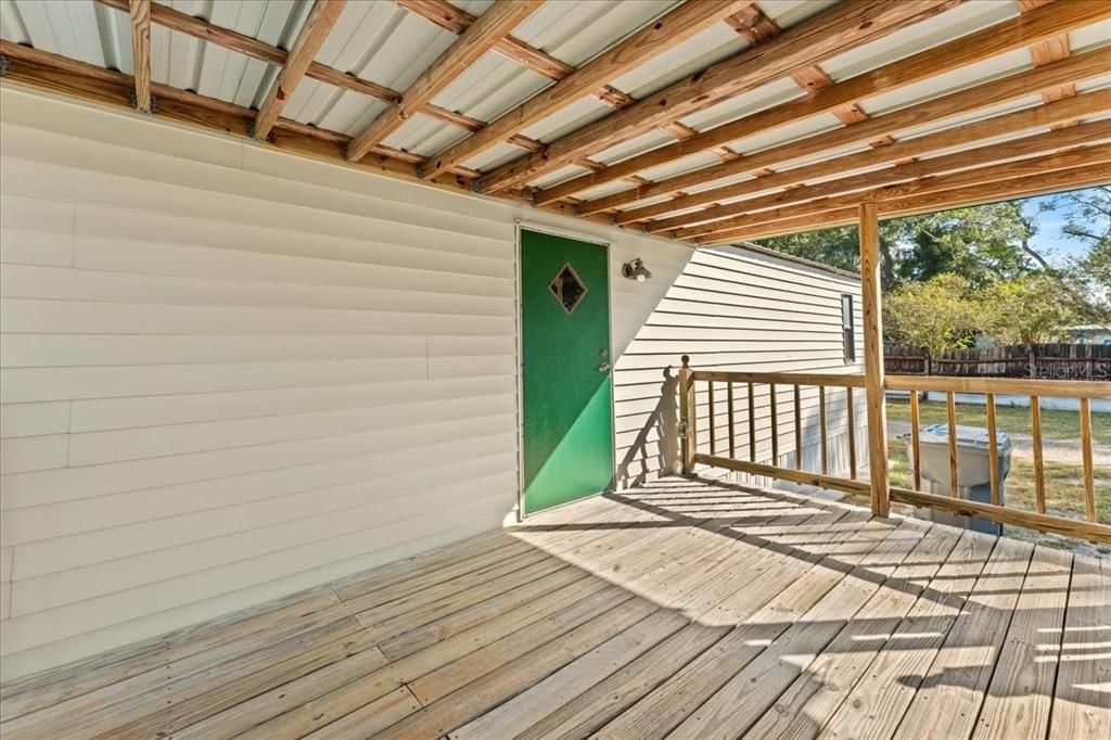 For Sale: $339,900 (2 beds, 2 baths, 924 Square Feet)