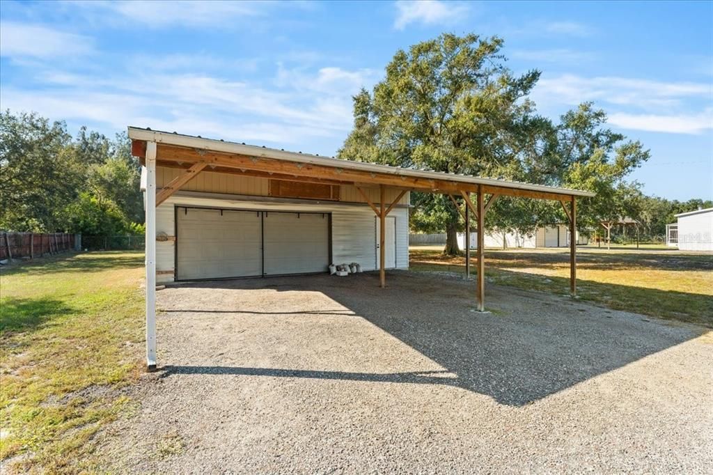 For Sale: $339,900 (2 beds, 2 baths, 924 Square Feet)