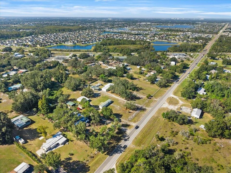 For Sale: $339,900 (2 beds, 2 baths, 924 Square Feet)