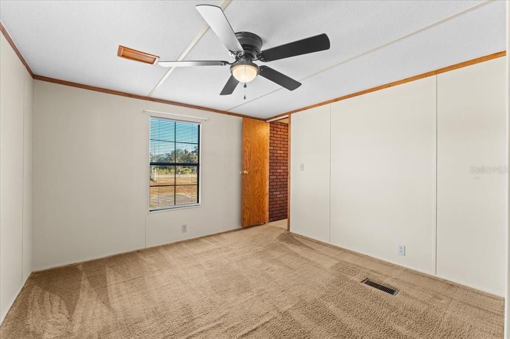 For Sale: $339,900 (2 beds, 2 baths, 924 Square Feet)