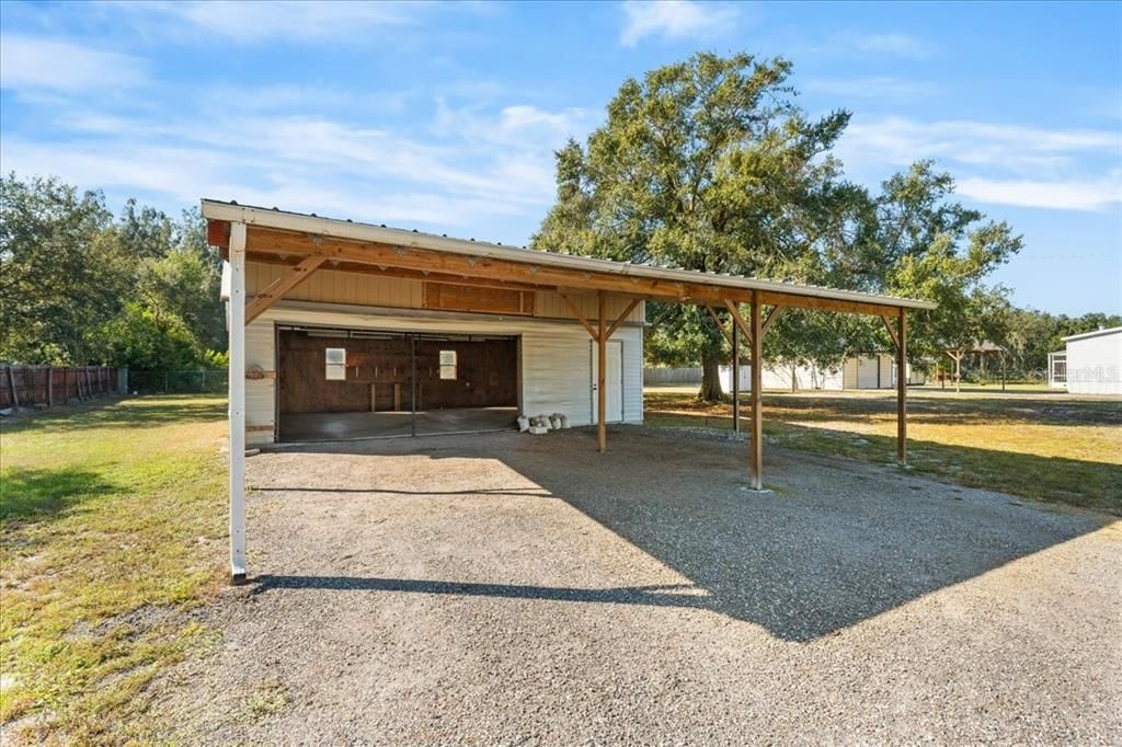 For Sale: $339,900 (2 beds, 2 baths, 924 Square Feet)