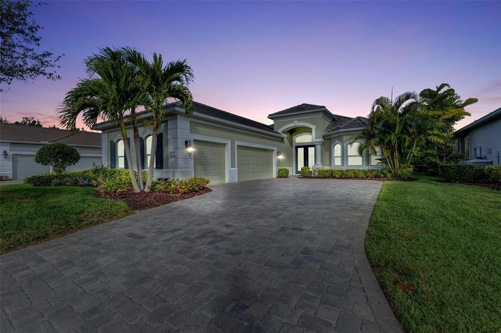 For Rent: $6,500 (3 beds, 2 baths, 2580 Square Feet)