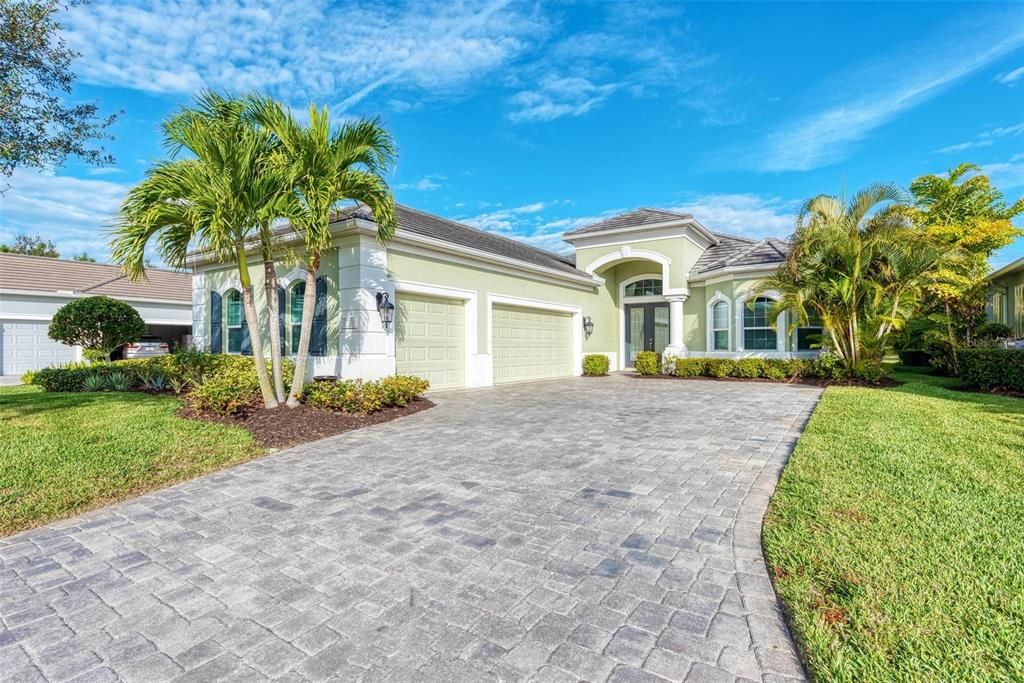 For Rent: $6,500 (3 beds, 2 baths, 2580 Square Feet)